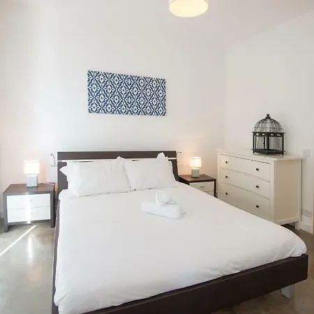 Exclusive St. Julians Penthouse Apartment *