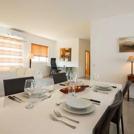 Exclusive St. Julians Penthouse Apartment *